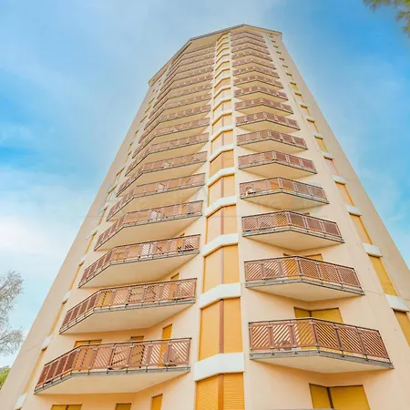 Apartment Pineta *